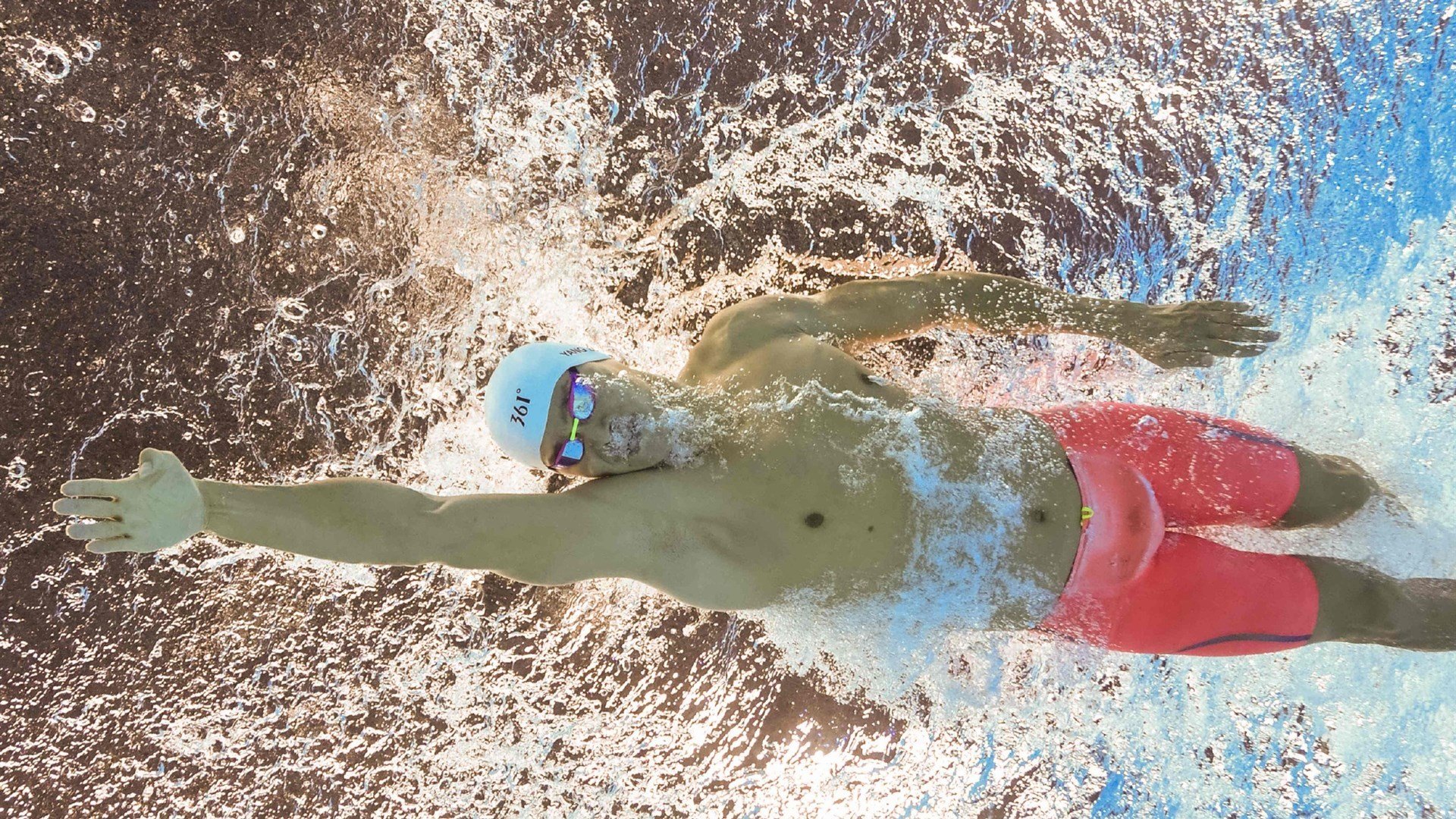 王宗源展现稳定发挥锁定好成绩，王宗源领奖